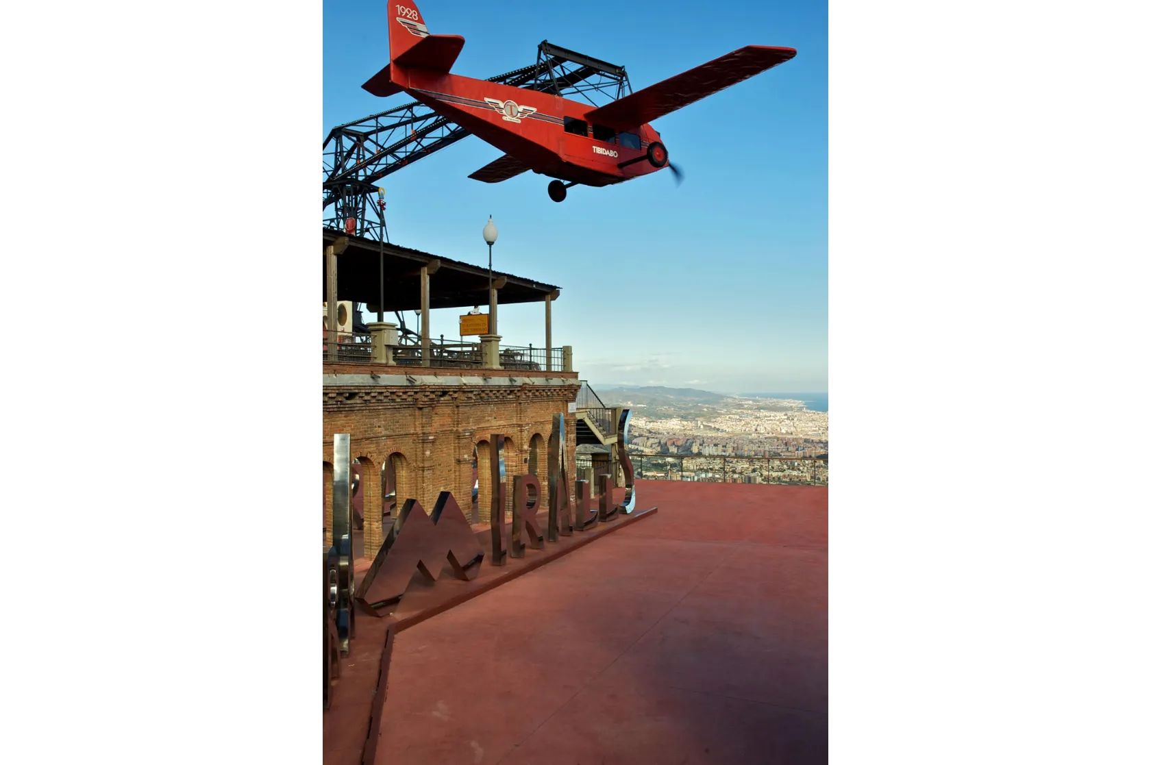 Atracció Miramiralls al Tibidabo. Varis Arquitectes