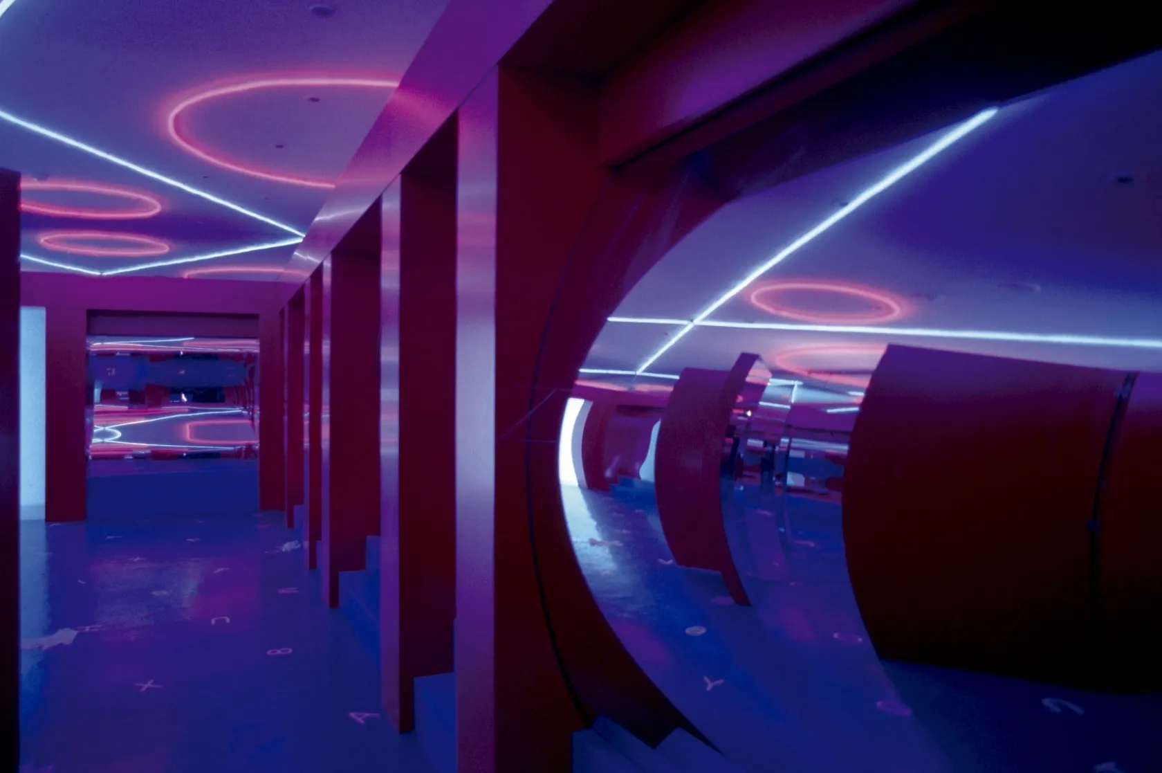 Atracció Miramiralls al Tibidabo. Varis Arquitectes