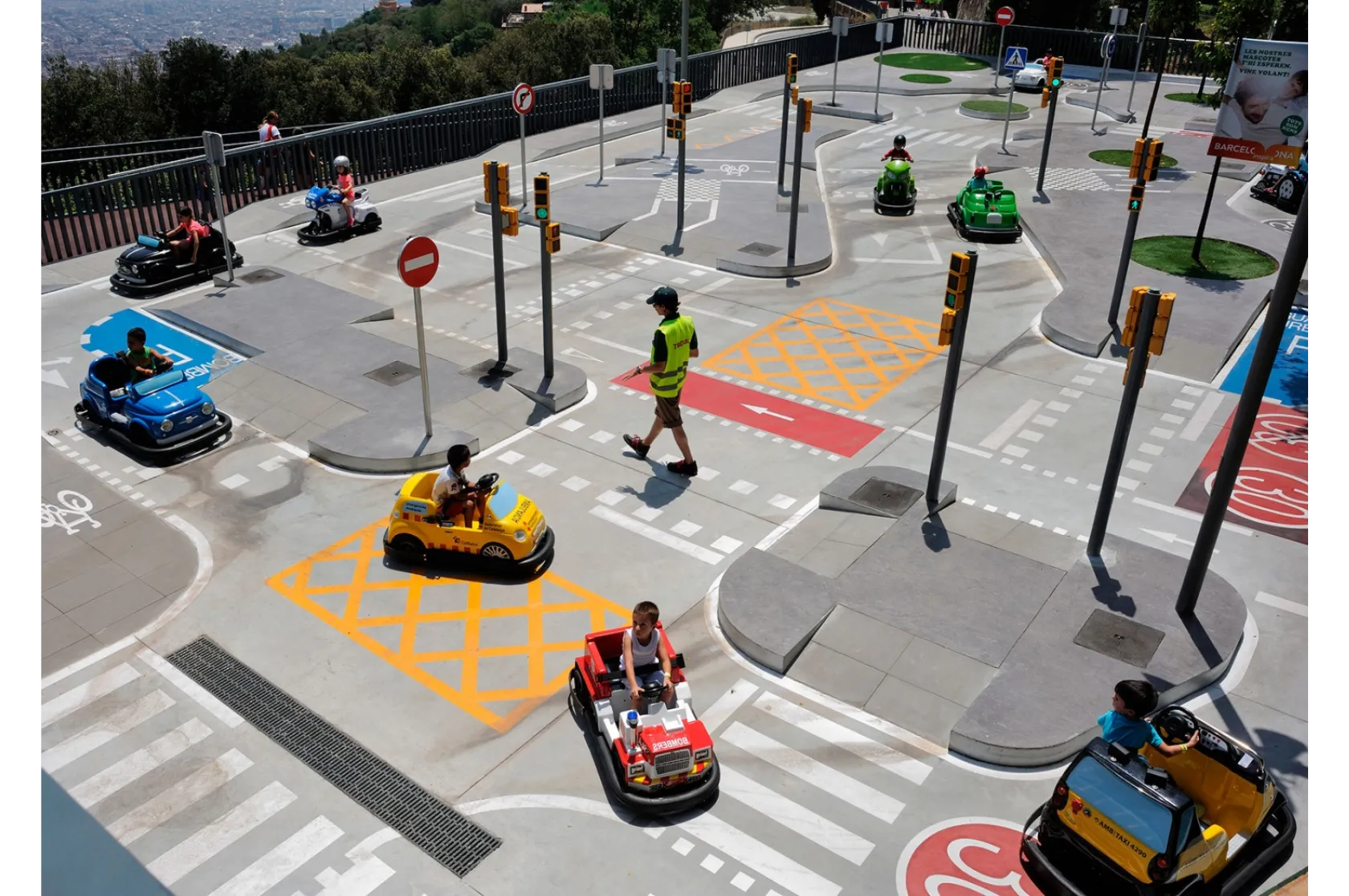 Atracció "TibiCity" al Tibidabo. Varis Arquitectes