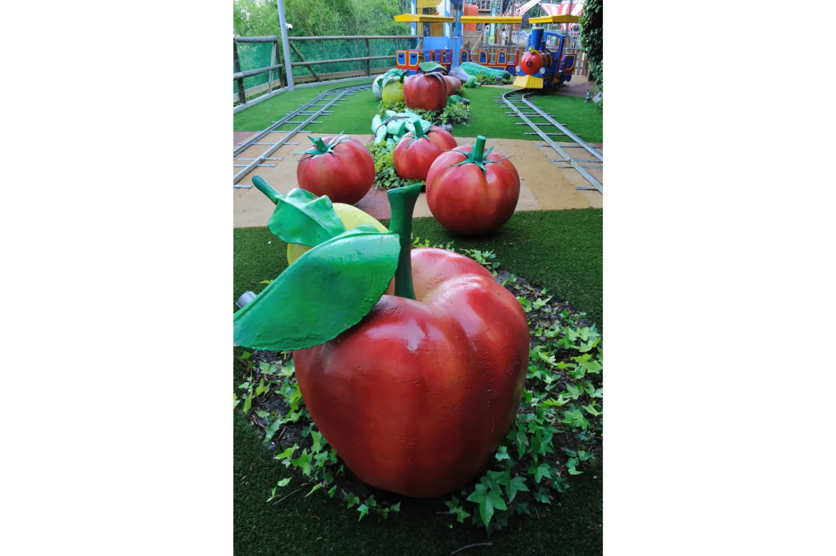 Atracció "Txu-txu-tren" al Tibidabo. Varis Arquitectes.