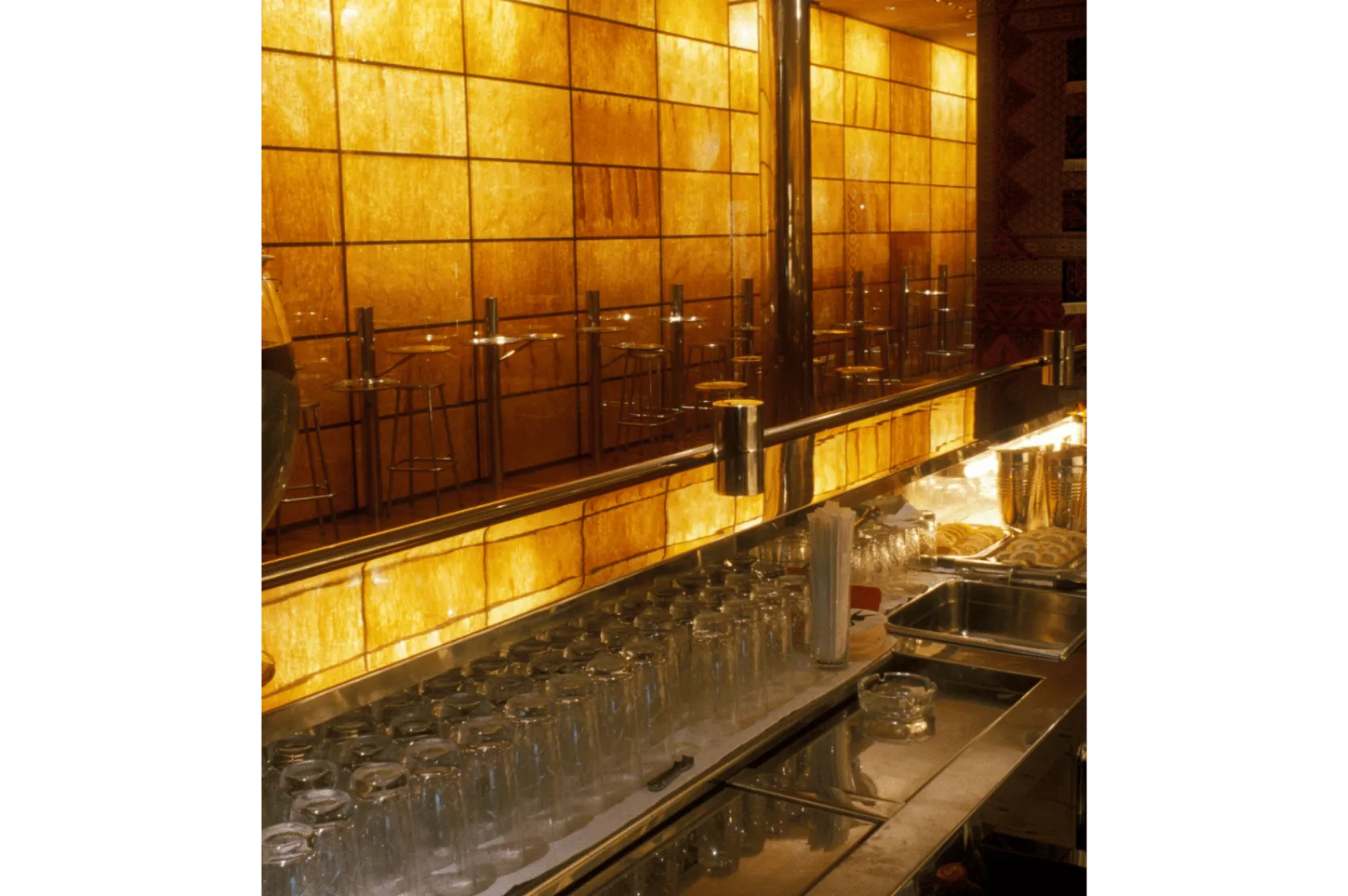 Bar Zsa Zsa Varis Arquitectes