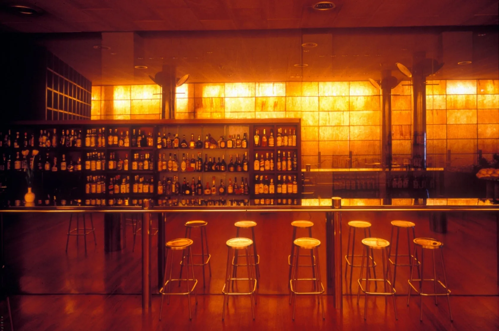 Bar Zsa Zsa Varis Arquitectes