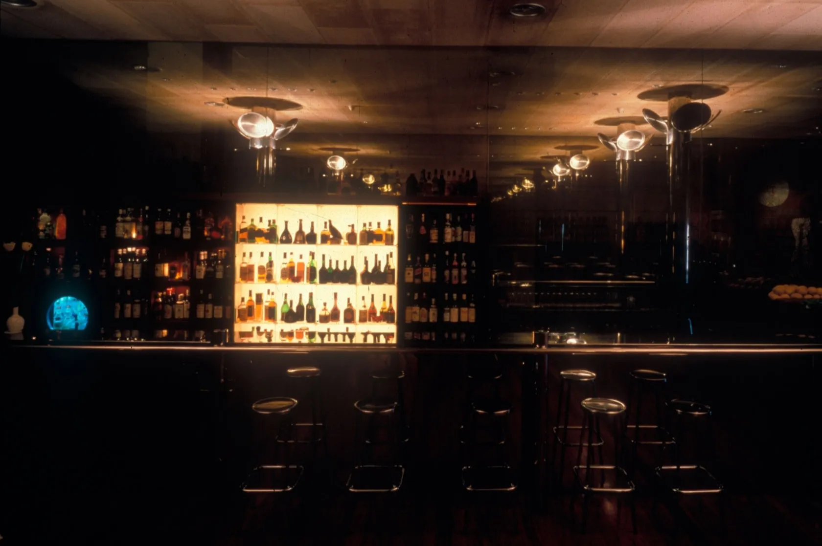 Bar Zsa Zsa Varis Arquitectes