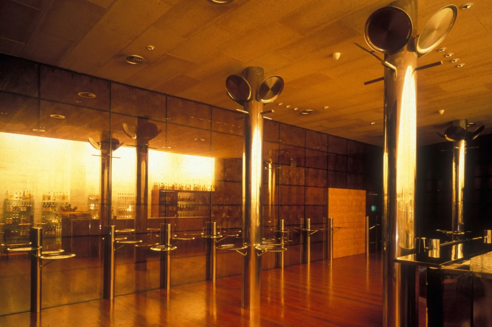 Bar Zsa Zsa Varis Arquitectes