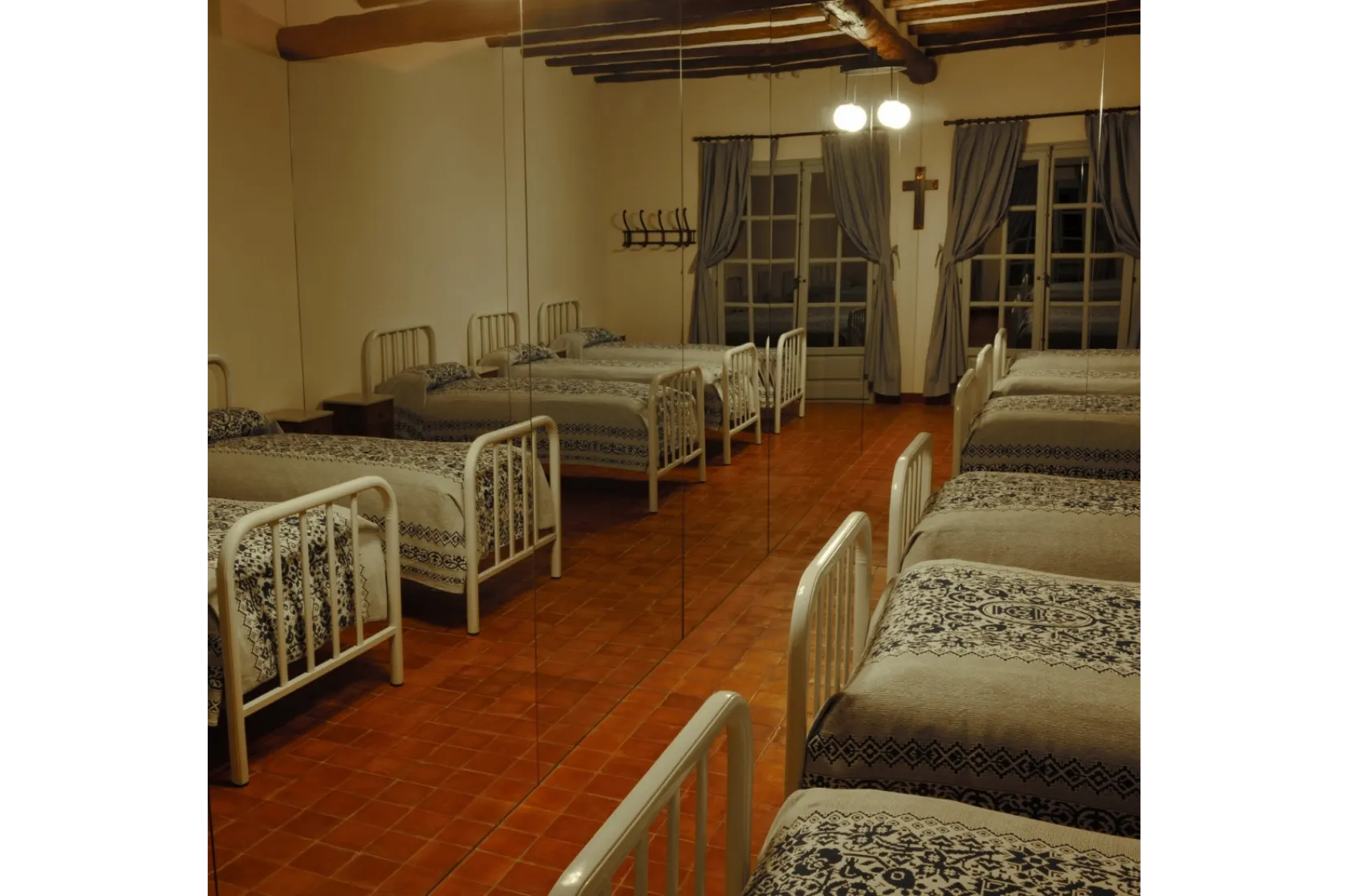 Casa Asil d'Aitona de les Germanetes dels Ancians Desemparats. Varis Arquitectes