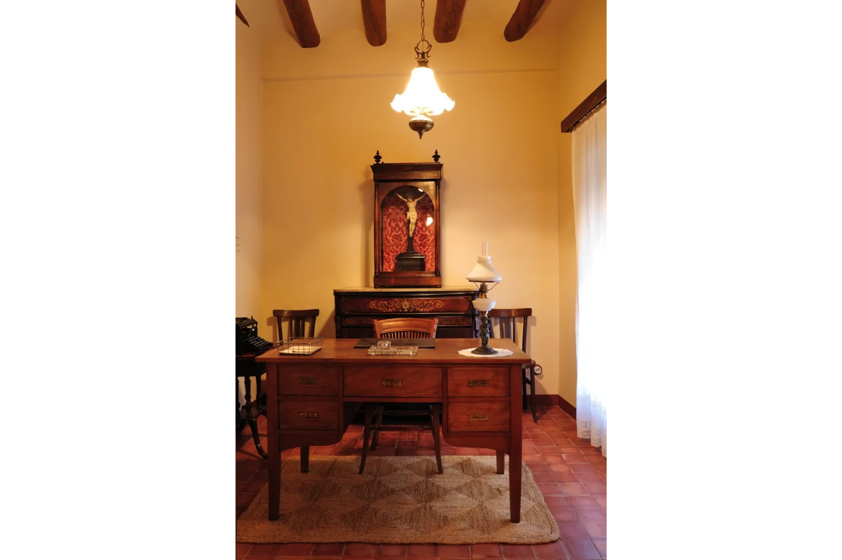 Casa Asil d'Aitona de les Germanetes dels Ancians Desemparats. Varis Arquitectes