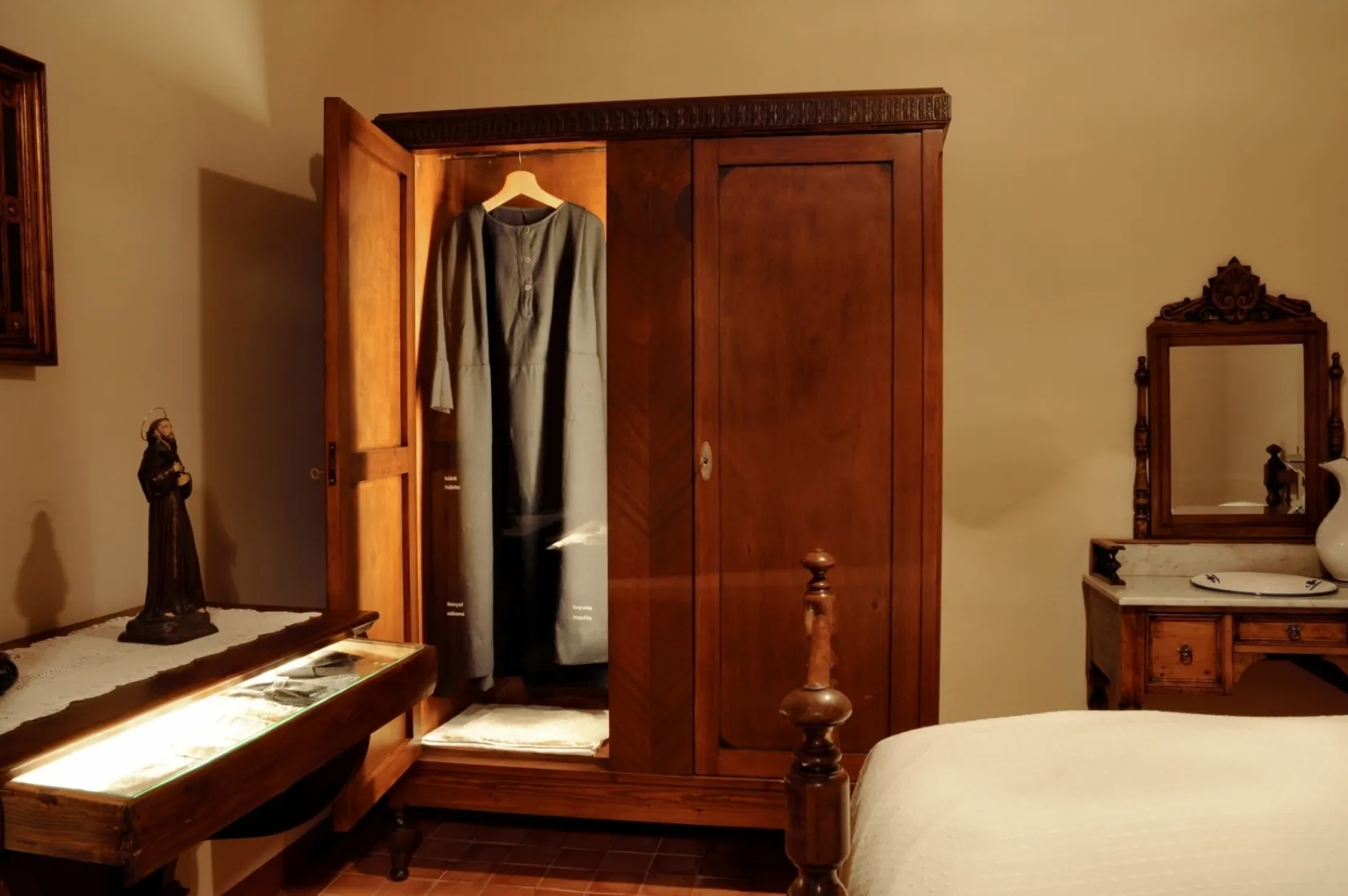 Casa Asil d'Aitona de les Germanetes dels Ancians Desemparats. Varis Arquitectes