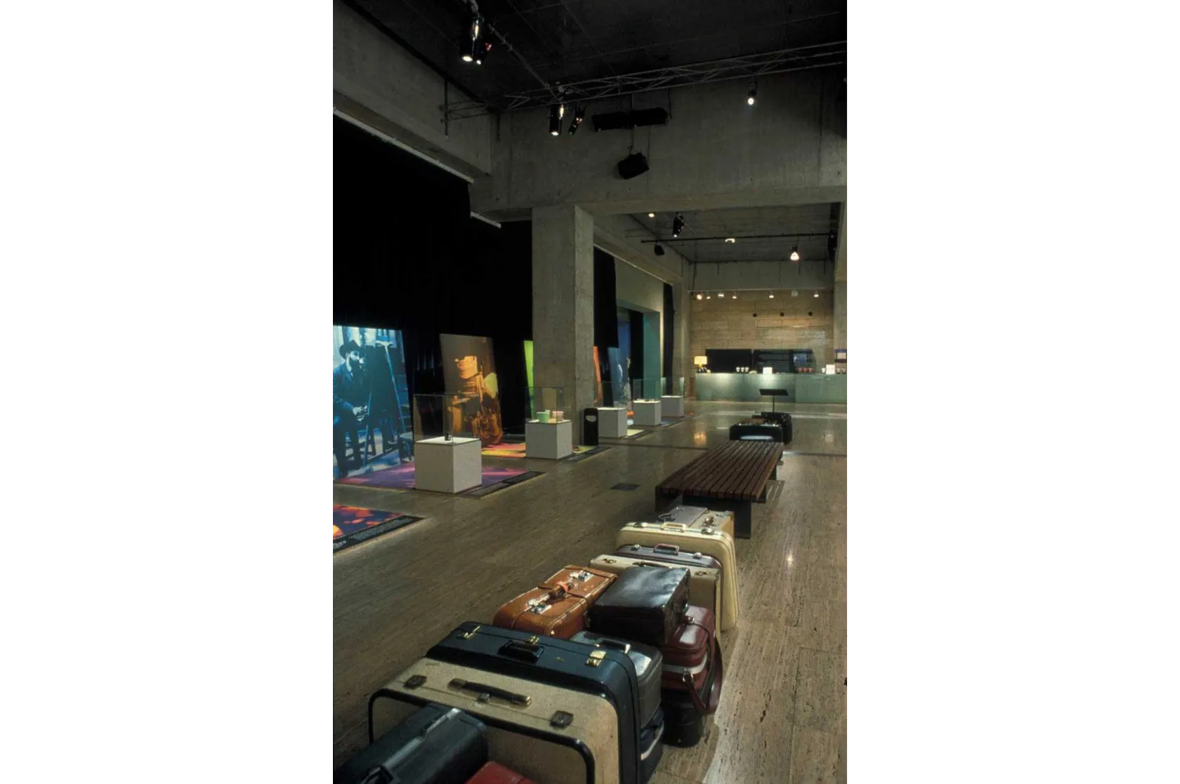 Equipatge per al 2000: Més Depressa, Més Depressa. Varis Arquitectes