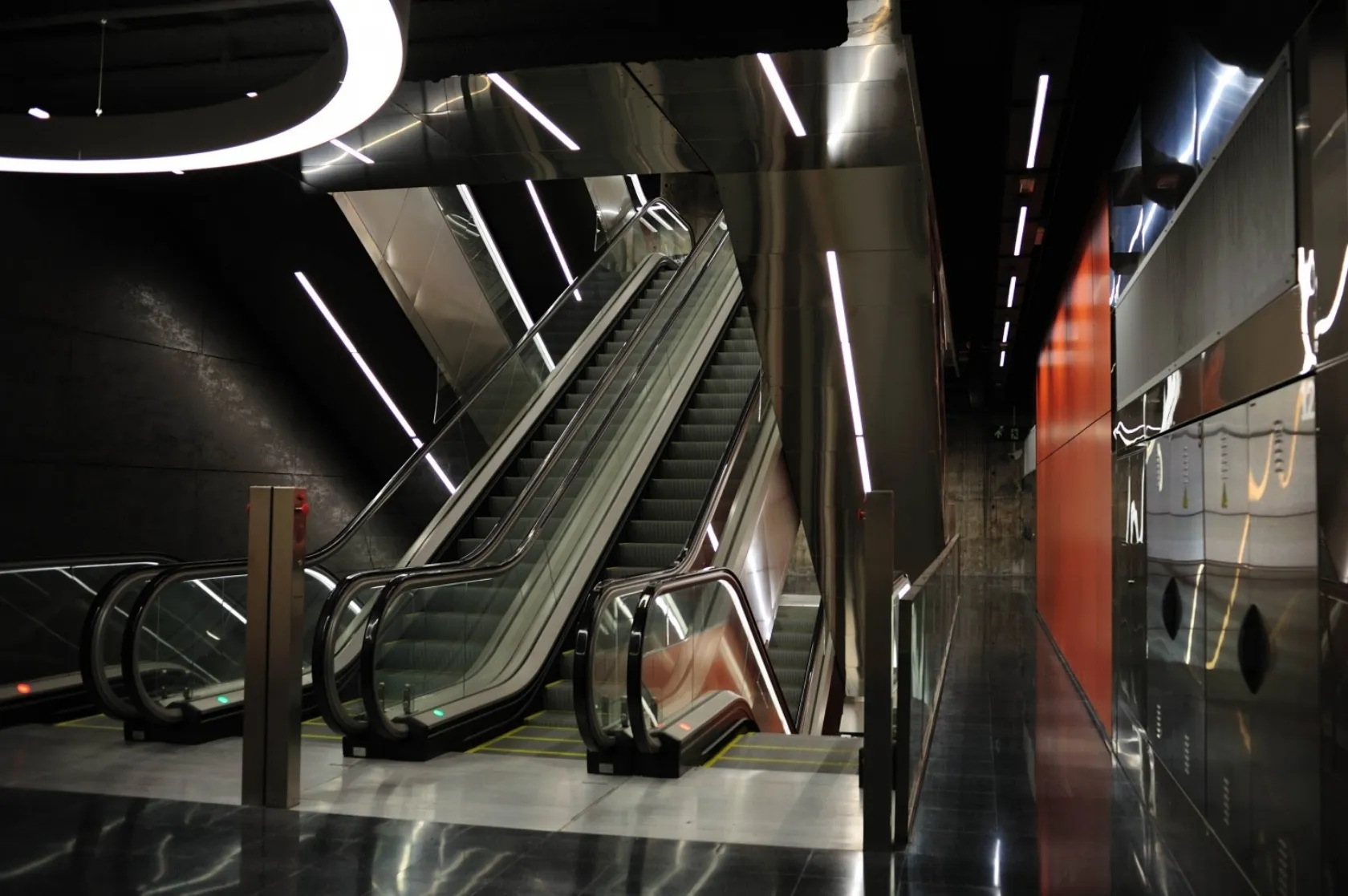 Estació de Metro Foneria L10 sud. Varis Arquitectes