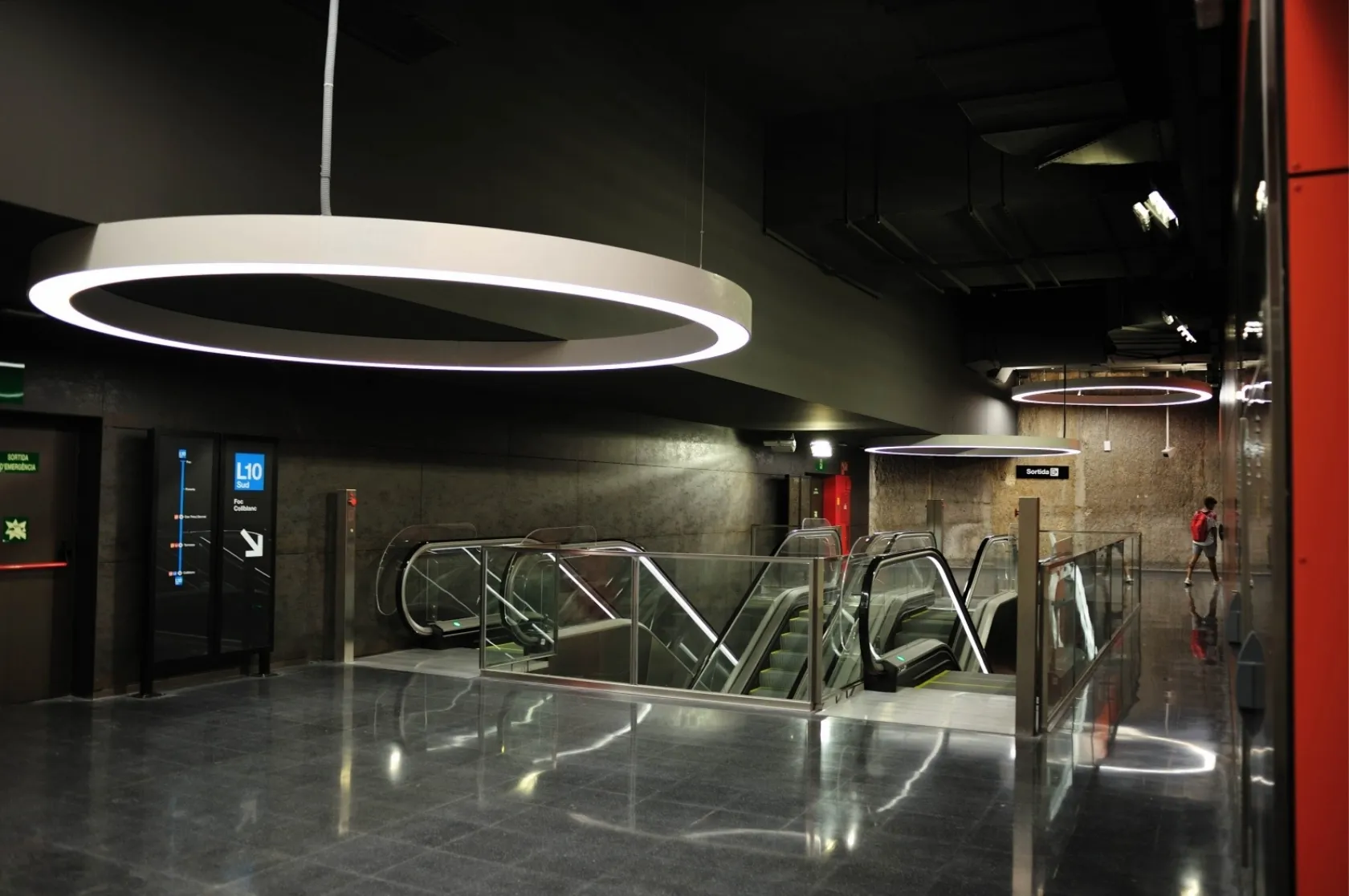 Estació de Metro Foneria L10 sud. Varis Arquitectes