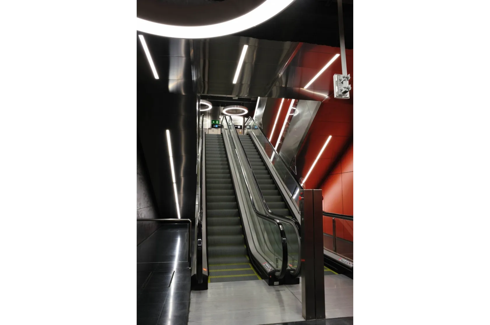 Estació de Metro Foneria L10 sud. Varis Arquitectes