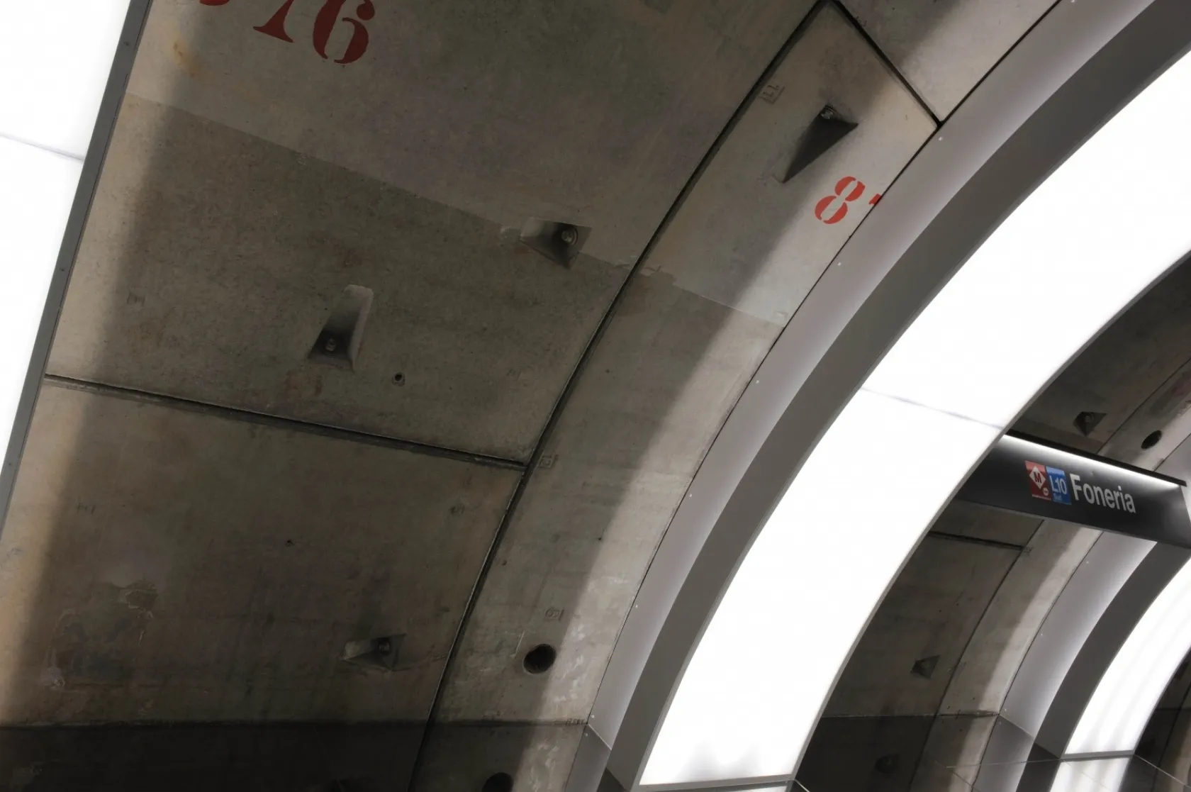 Estació de Metro Foneria L10 sud. Varis Arquitectes