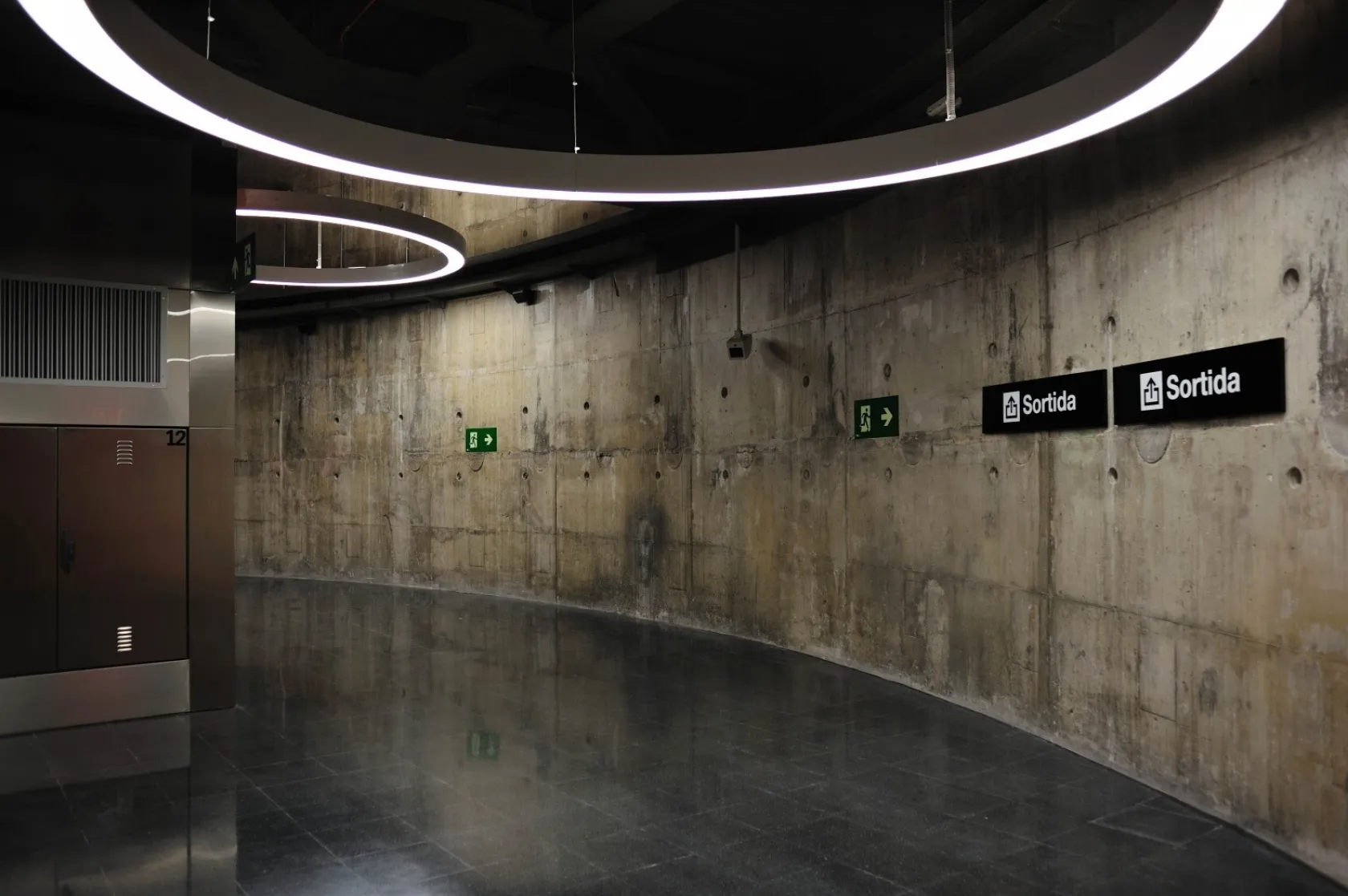 Estació de Metro Foneria L10 sud. Varis Arquitectes
