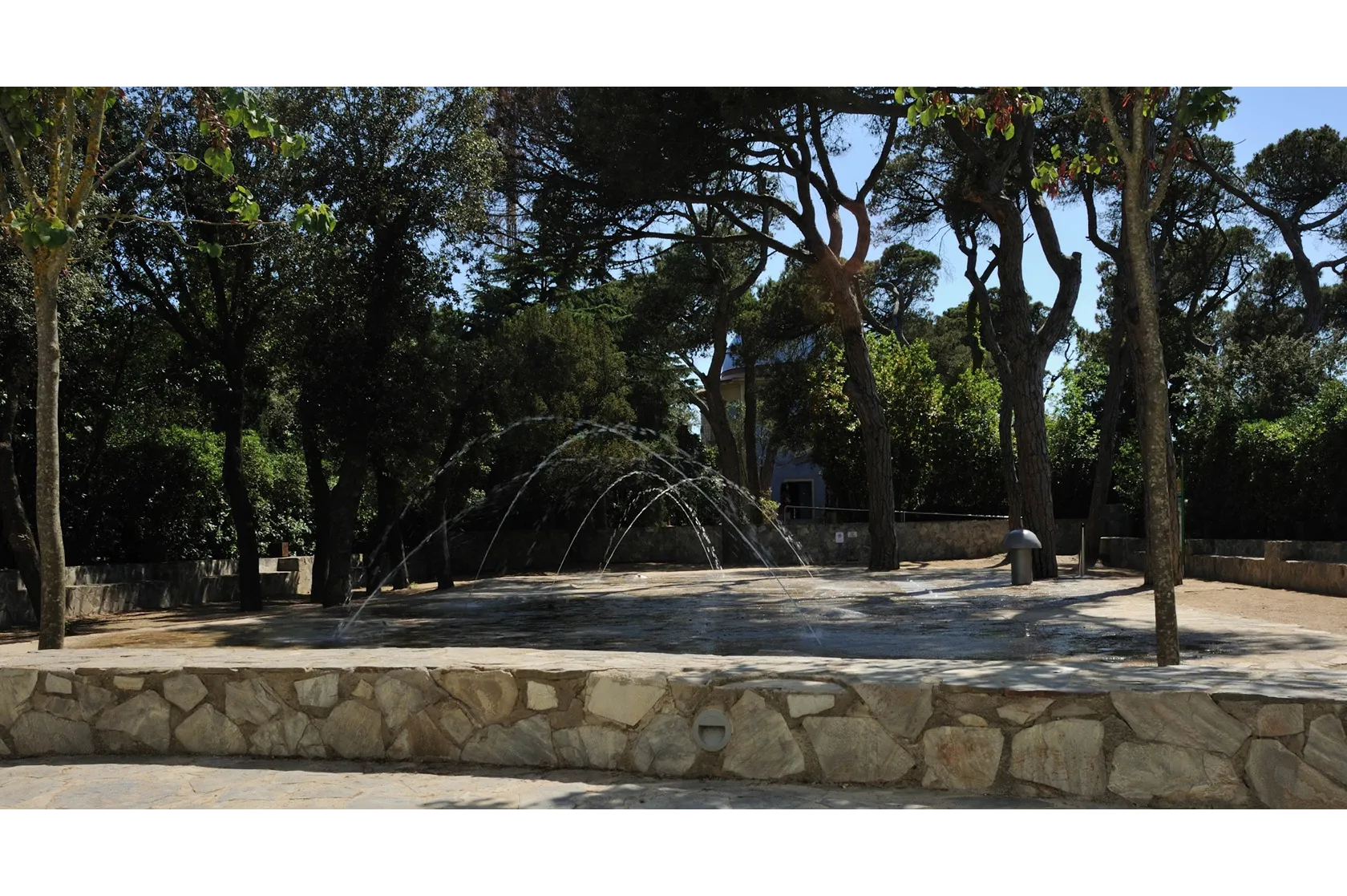 Fonts interactives al Tibidabo. Varis Arquitectes.