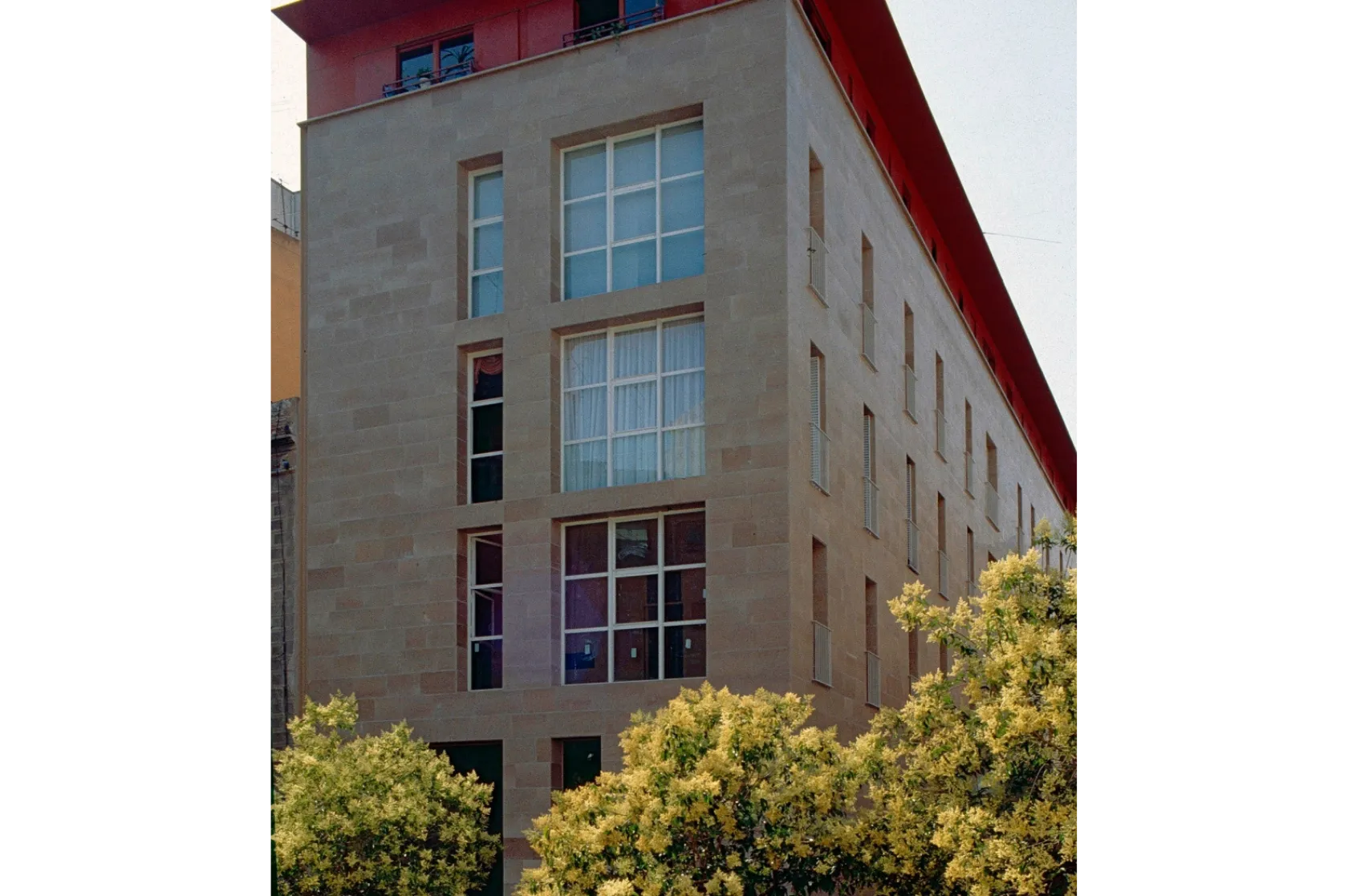 Habitatges Pedró. Varis Arquitectes