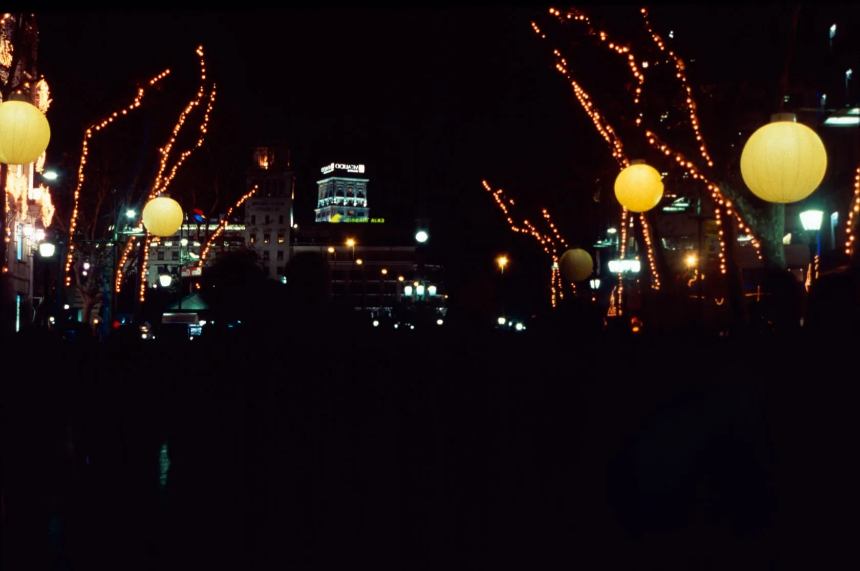 Il·luminació Nadalenca Rambles de Barcelona. Varis Arquitectes