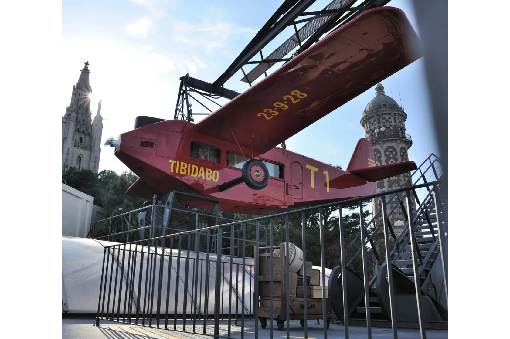 L' Avió del Tibidabo. Varis Arquitectes