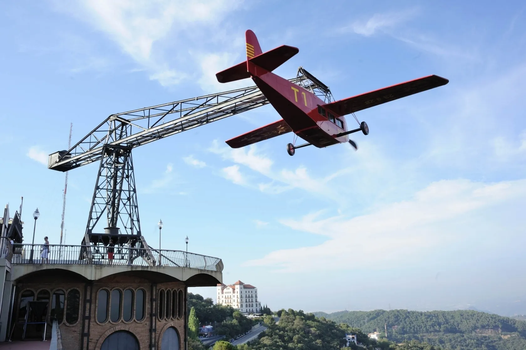 L' Avió del Tibidabo. Varis Arquitectes