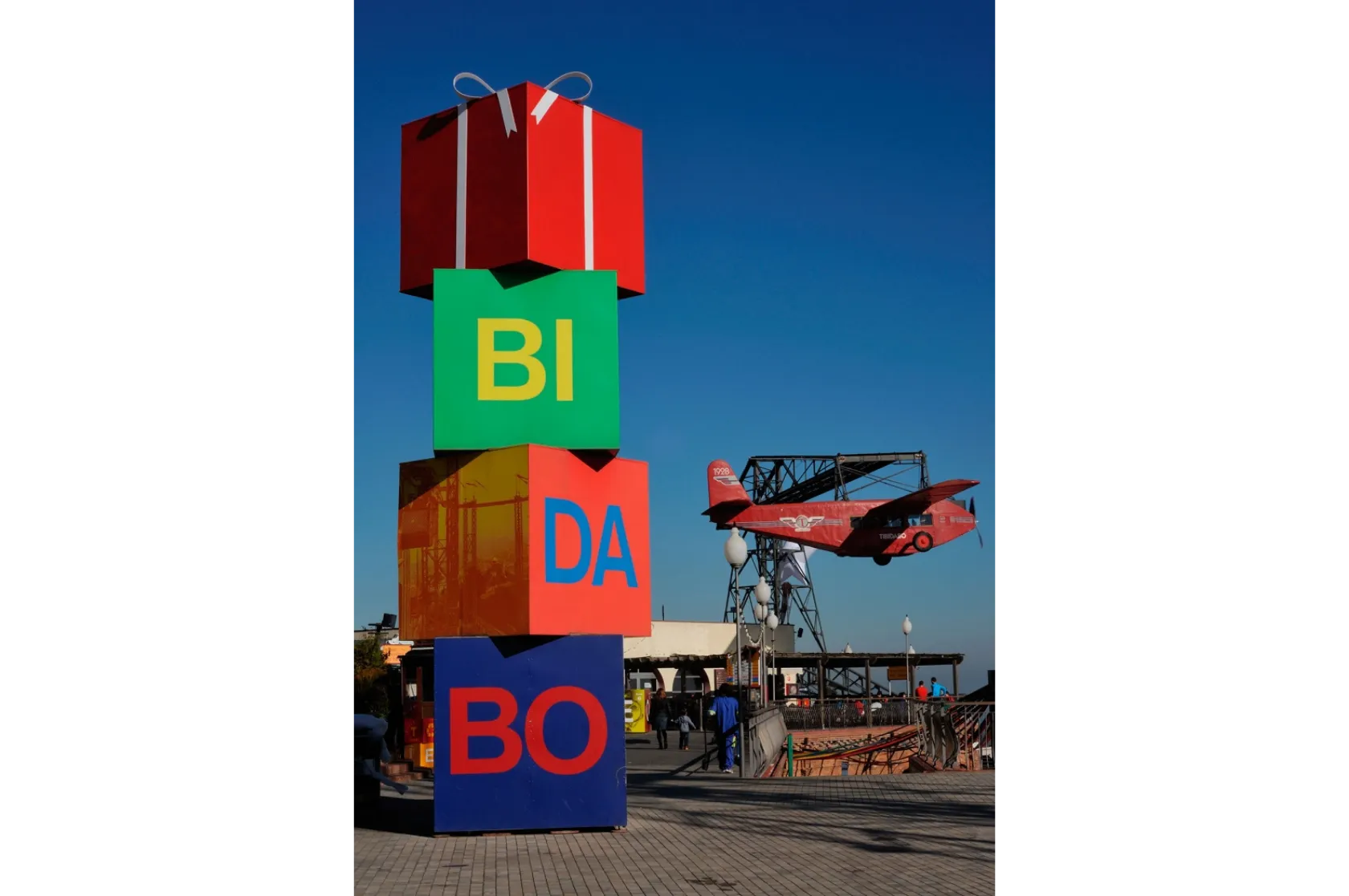 Nòria i Plaça d'accés al Tibidabo. Varis Arquitectes