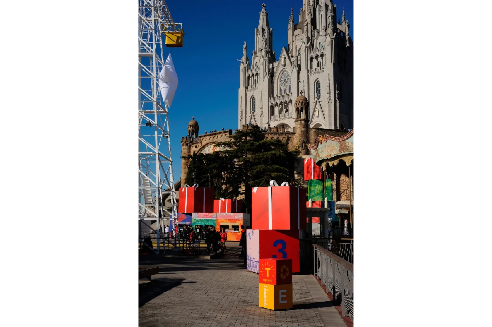 Nòria i Plaça d'accés al Tibidabo. Varis Arquitectes