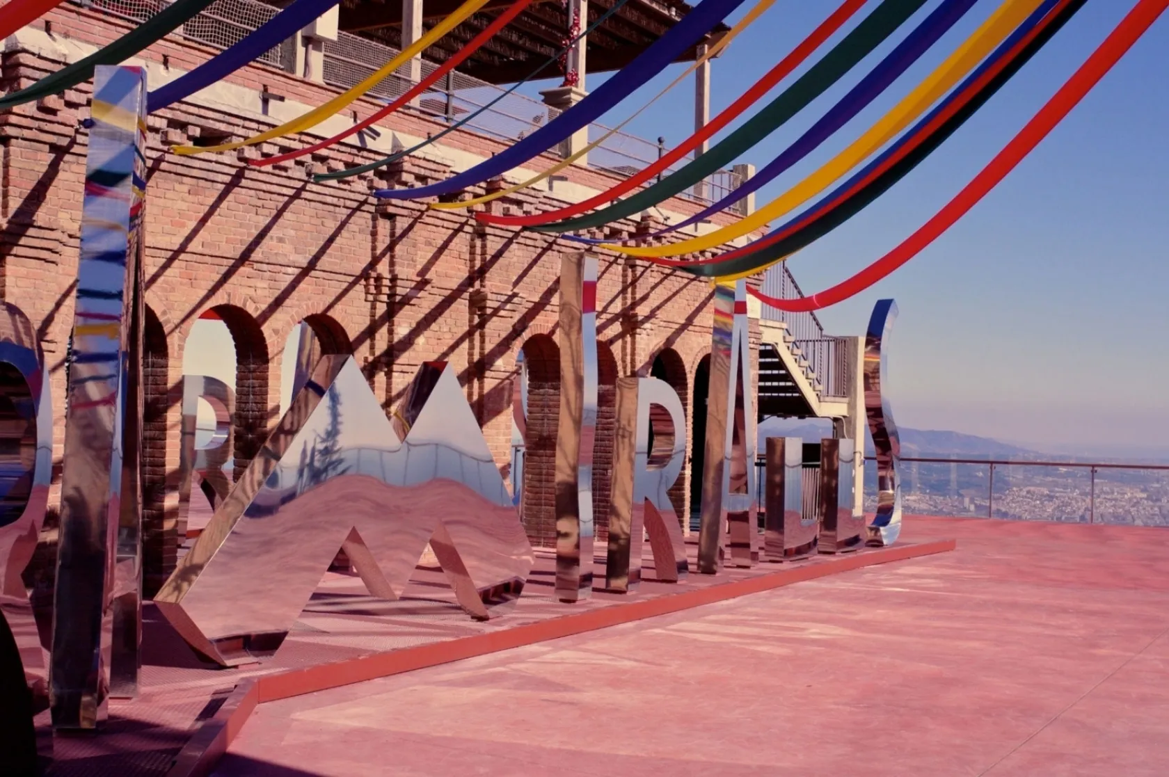 "Plaça dels Somnis" al Tibidabo. Varis Arquitectes