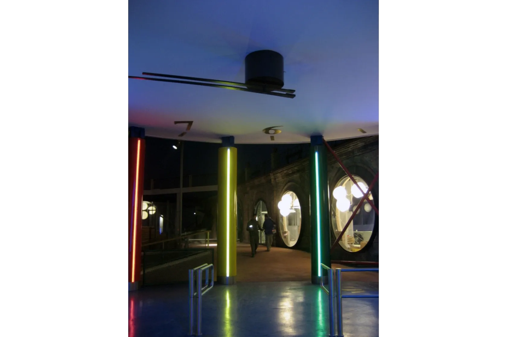 "Plaça dels Somnis" al Tibidabo. Varis Arquitectes