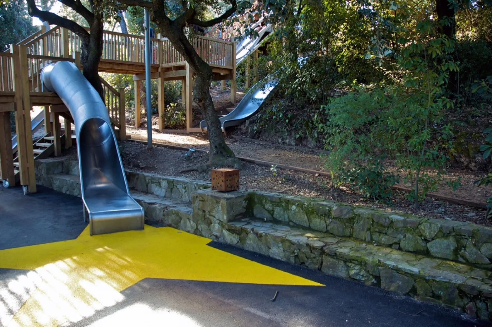 "Plaça dels Somnis" al Tibidabo. Varis Arquitectes