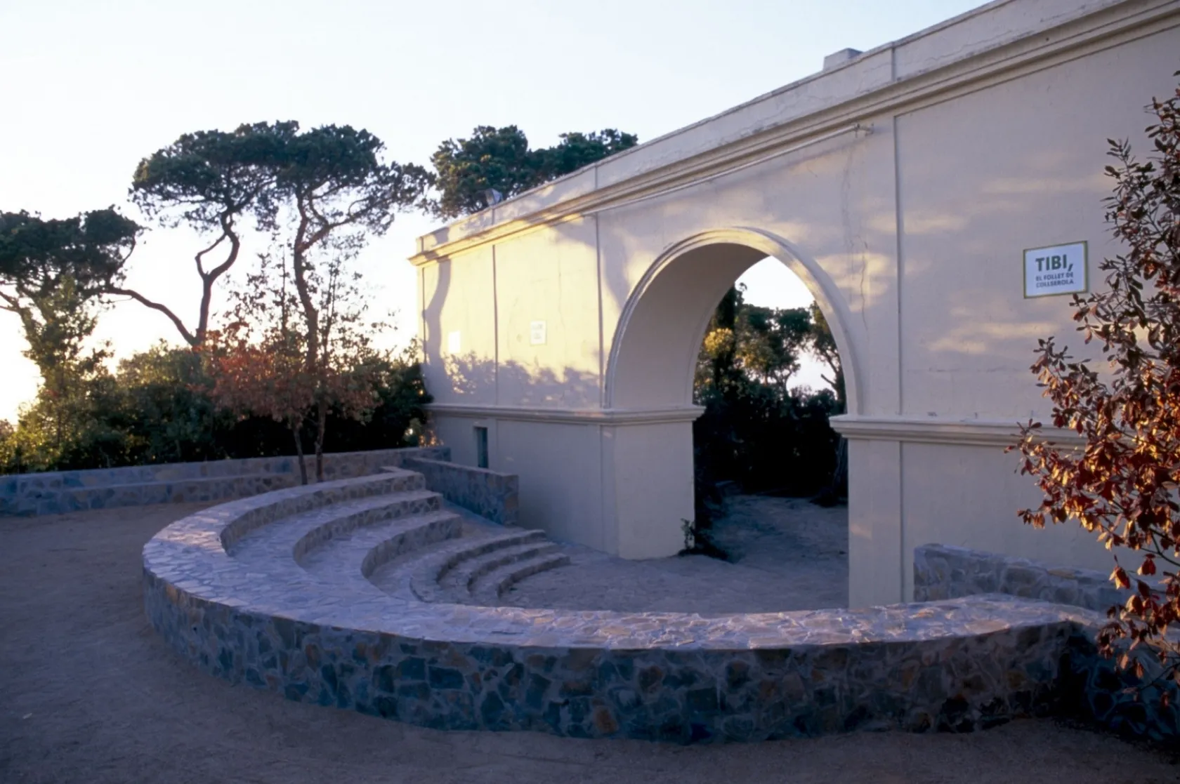 "Plaça dels Somnis" al Tibidabo. Varis Arquitectes