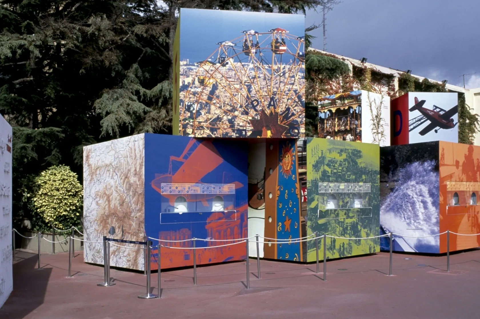 "Plaça dels Somnis" al Tibidabo. Varis Arquitectes