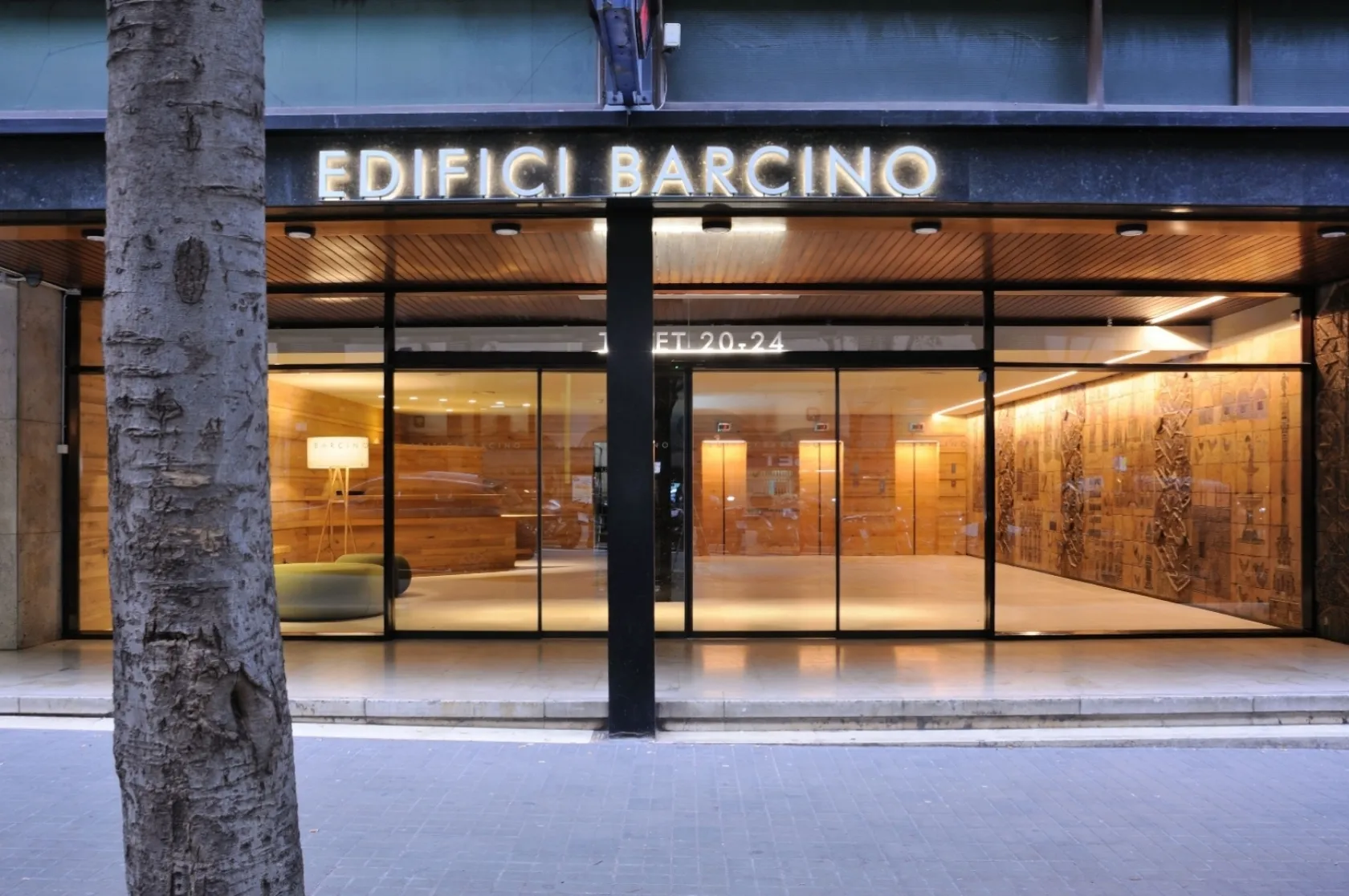 Reforma Vestíbul Oficines Edifici Barcino. Varis Arquitectes