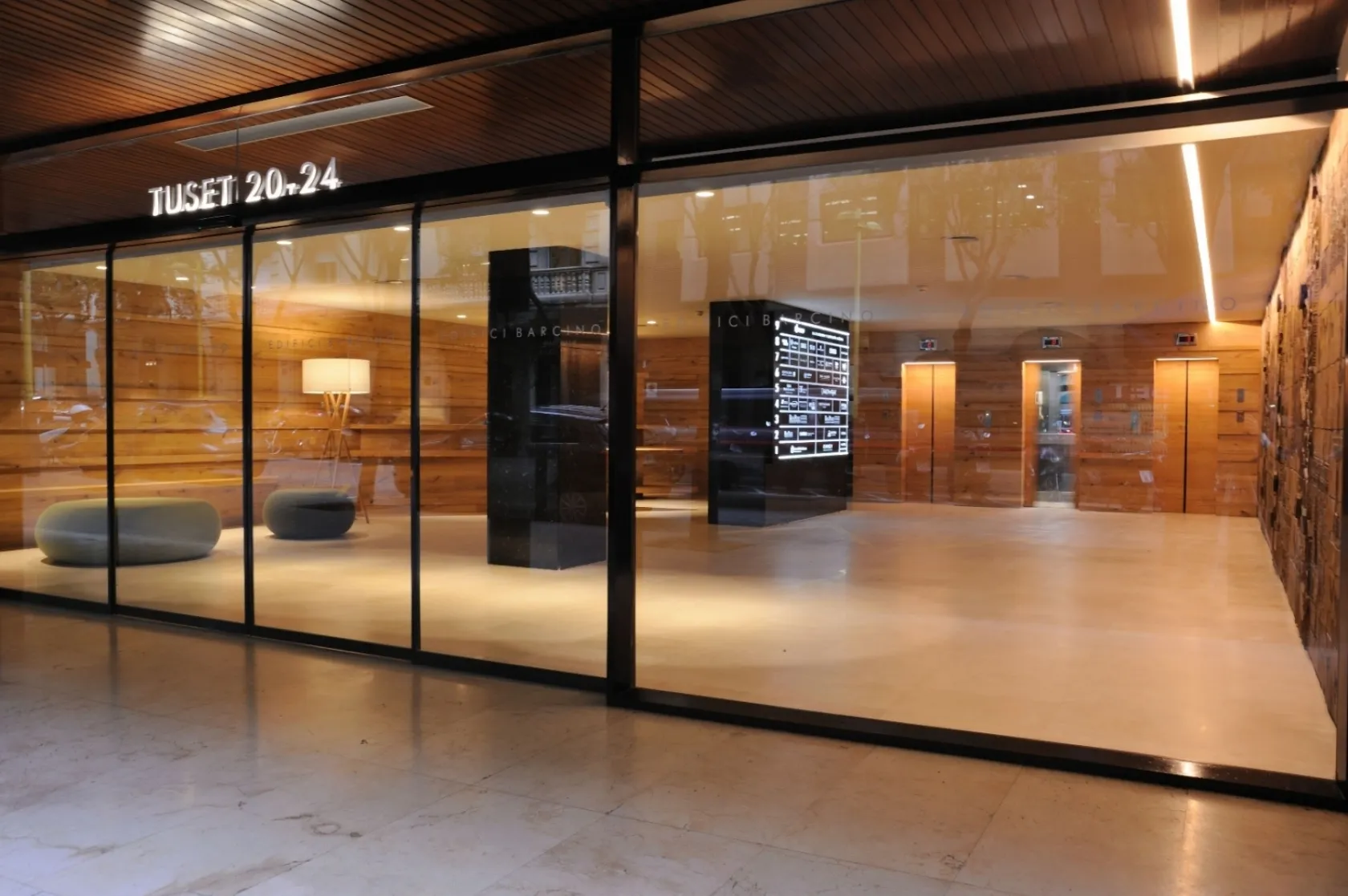 Reforma Vestíbul Oficines Edifici Barcino. Varis Arquitectes