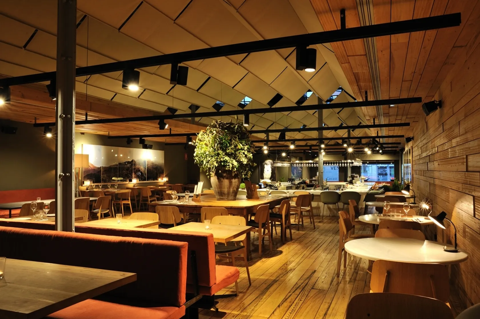 Restaurant El Ninot Cuina. Varis Arquitectes