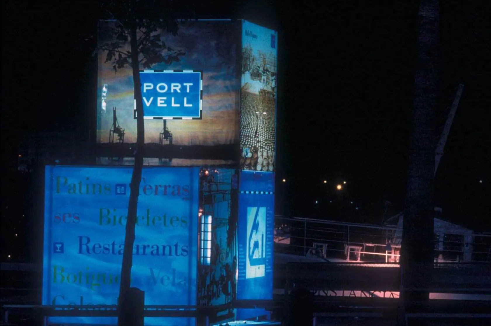 Señalització al Port Vell. Varis Arquitectes