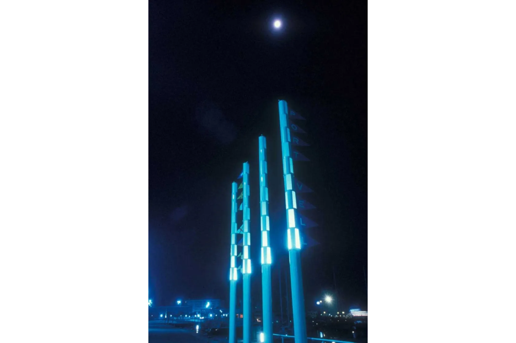 Señalització al Port Vell. Varis Arquitectes