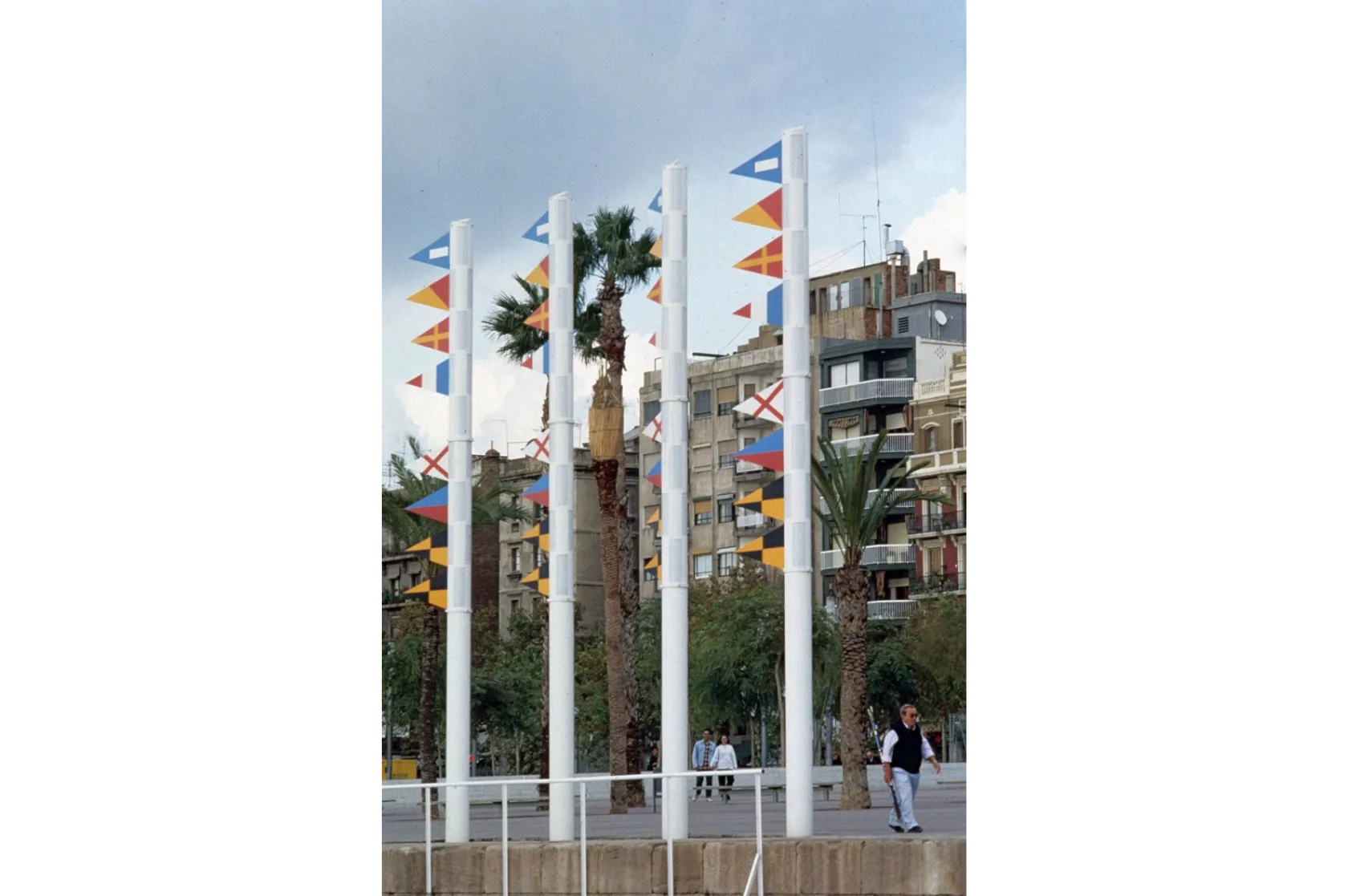 Señalització al Port Vell. Varis Arquitectes