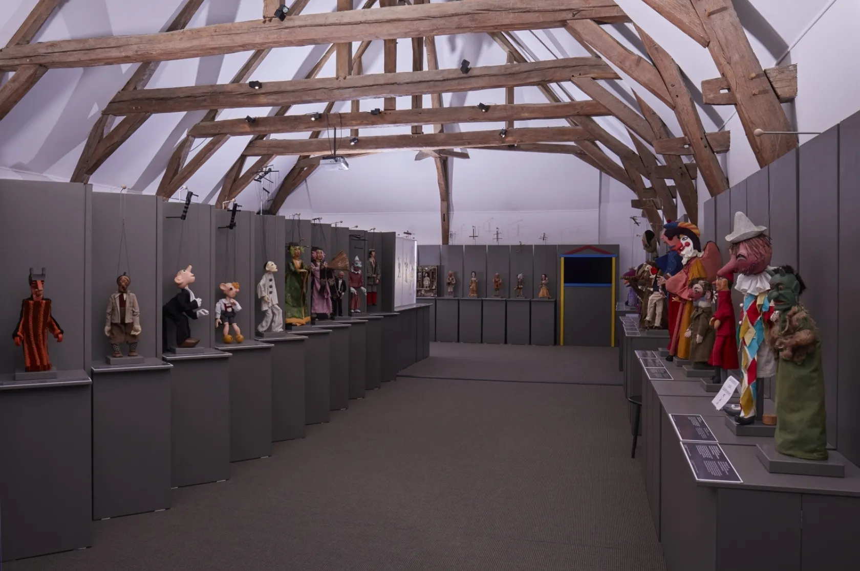 EXPOSICIÓ 90 ANIVERSARI UNIMA CHARLEVILLE. Varis Arquitectes