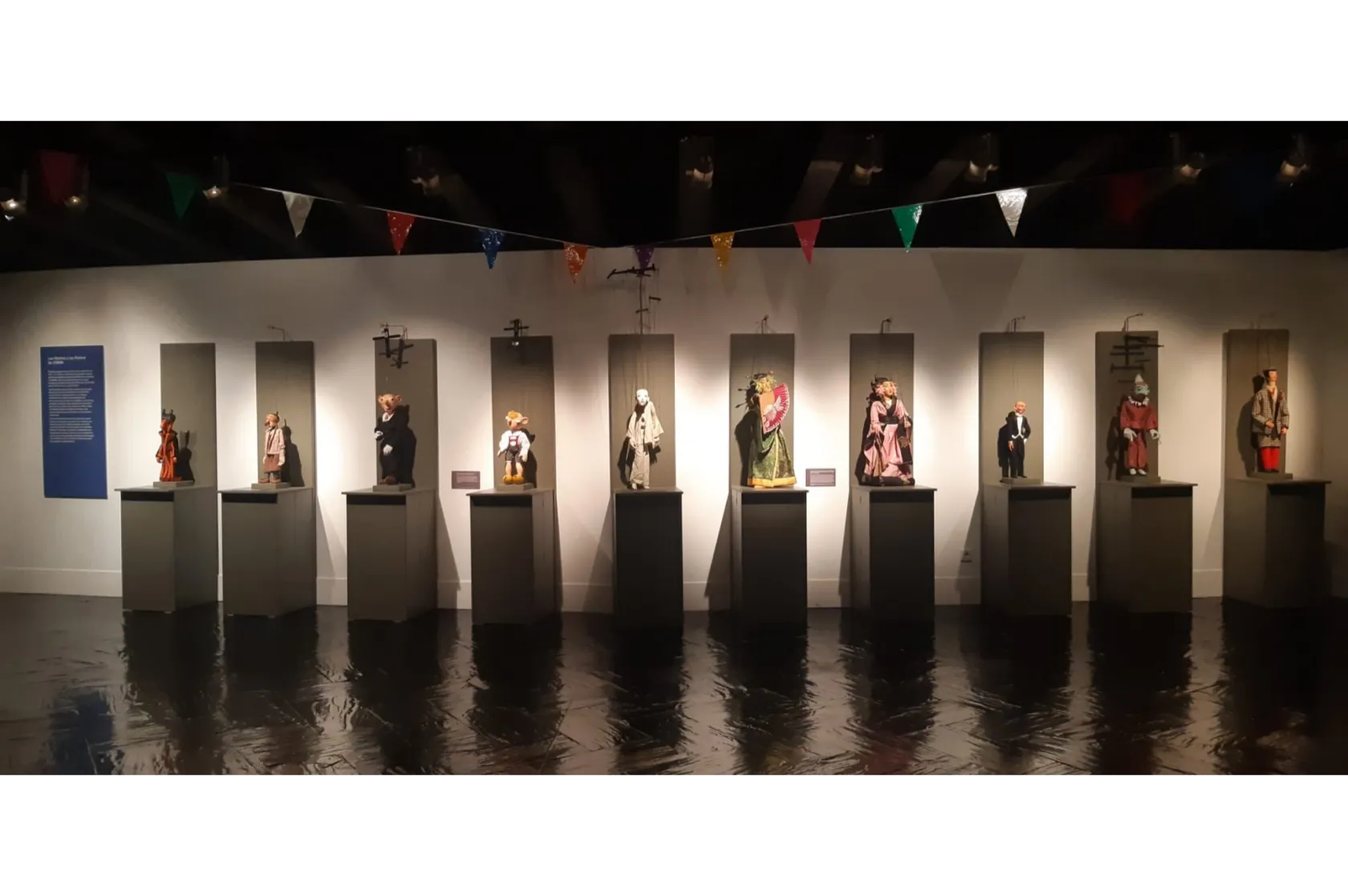 EXPOSICIÓ 90 ANIVERSARI UNIMA MADRID. Varis Arquitectes