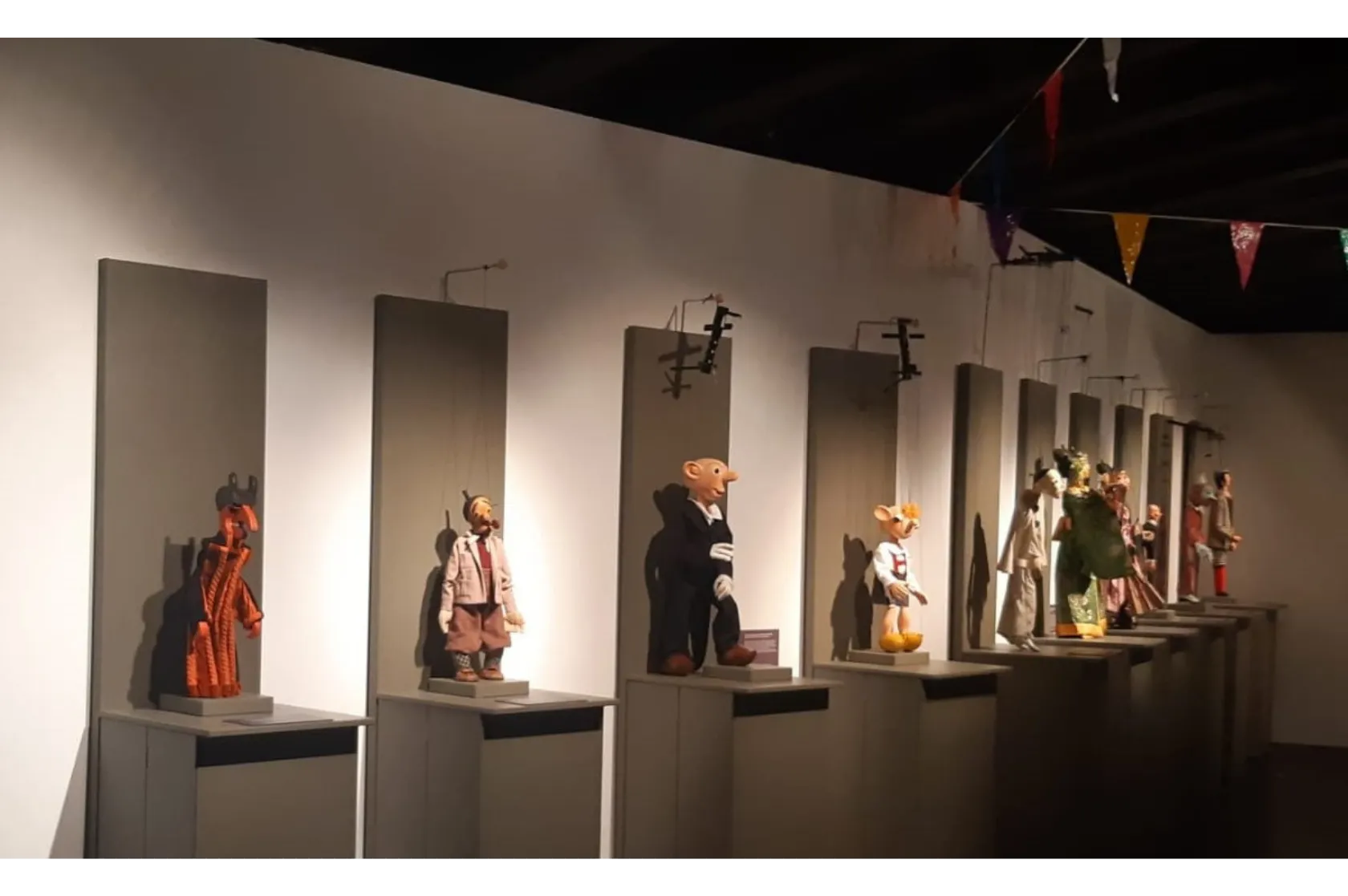 EXPOSICIÓ 90 ANIVERSARI UNIMA MADRID. Varis Arquitectes