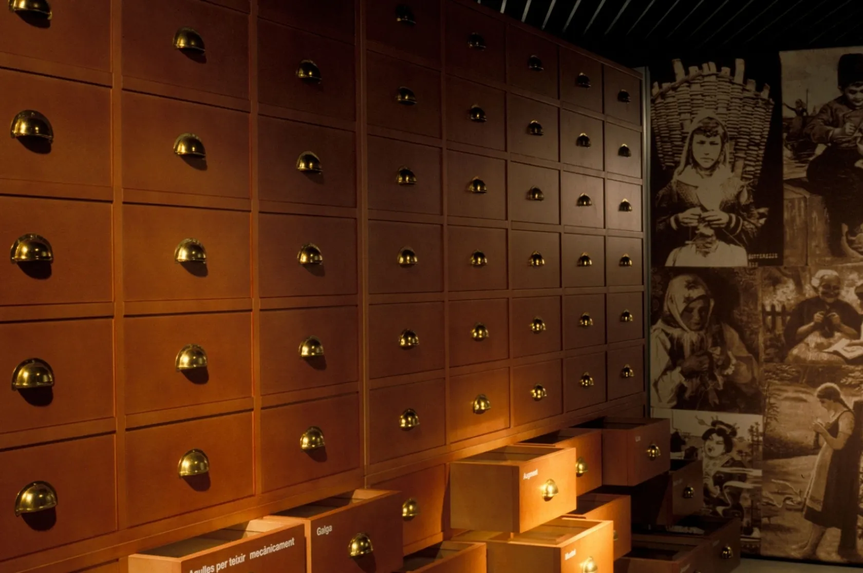 Mil Anys de Disseny en Punt. Varis Arquitectes